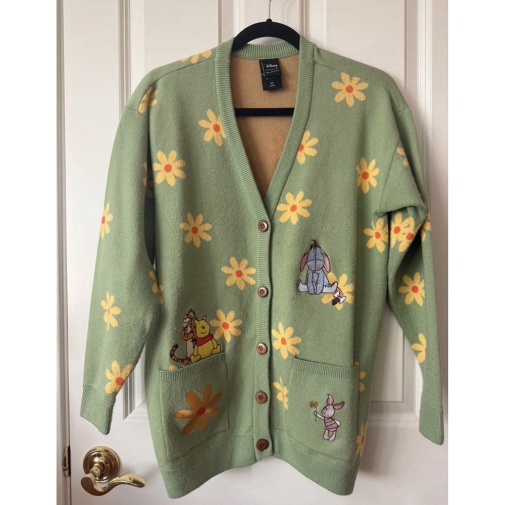 Disney Winnie the Pooh Daisy Floral Cardigan Women's XS BoxLunch Exclusive